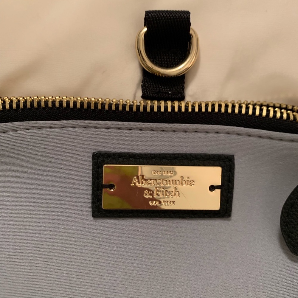 Backpack - Picture 2 of 5